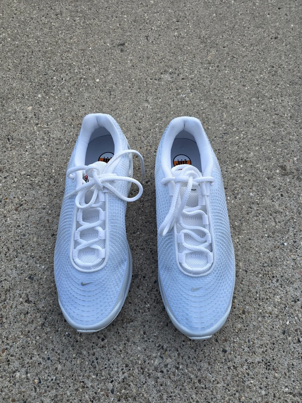 Nike Women's Air Max DN casual sneakers Size 9